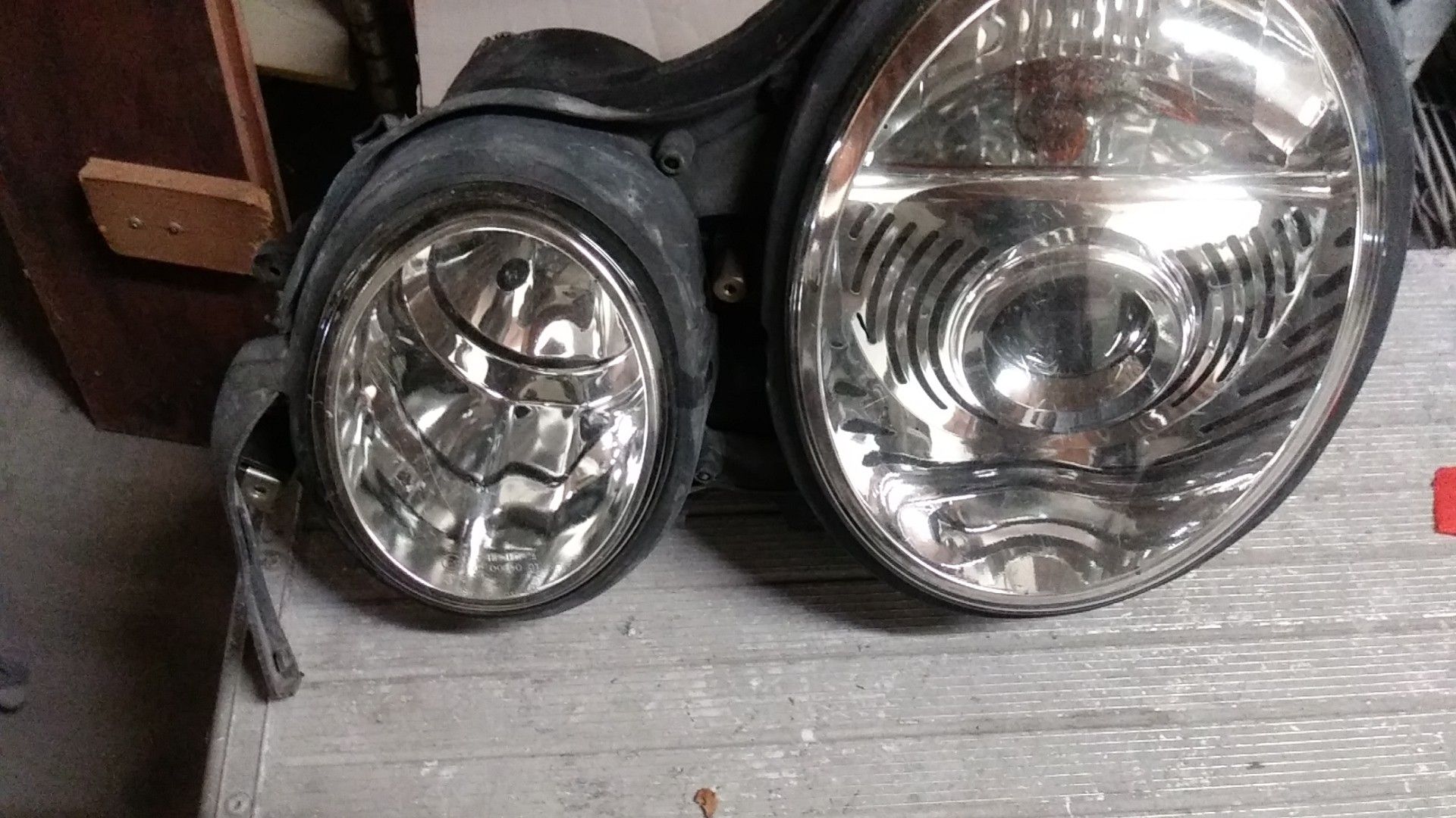 Benz head lamp driver's side