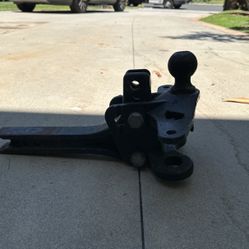 Hitch Buyers Products RM650M 6-Ton Receiver Mount Combination Hitch, featuring both a ball mount and a pintle https://offerup.com/redirect/?o=aG9vay5J