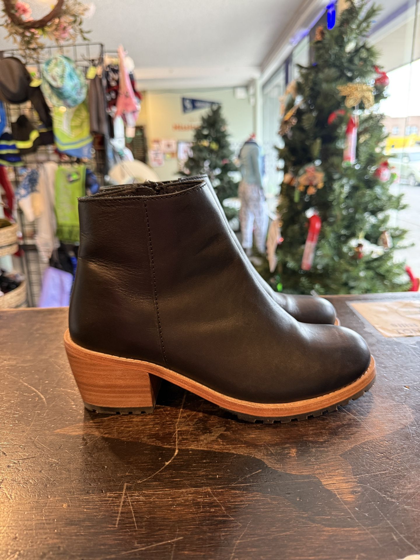 Patina Portland Chelsea Boots Women’s Size 8.5