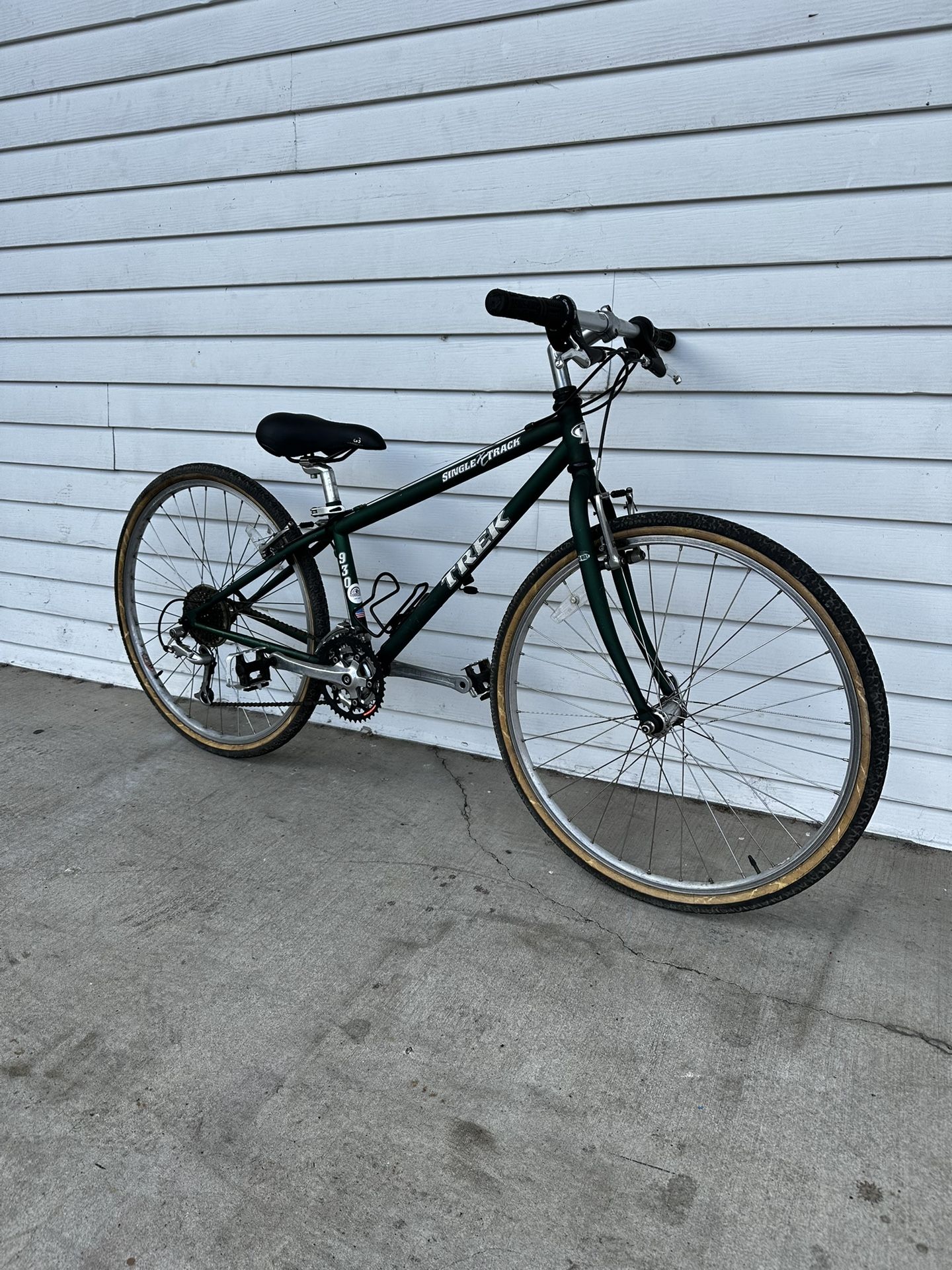 Women’s Trek Mountain Bike