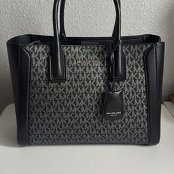 MK Purse 