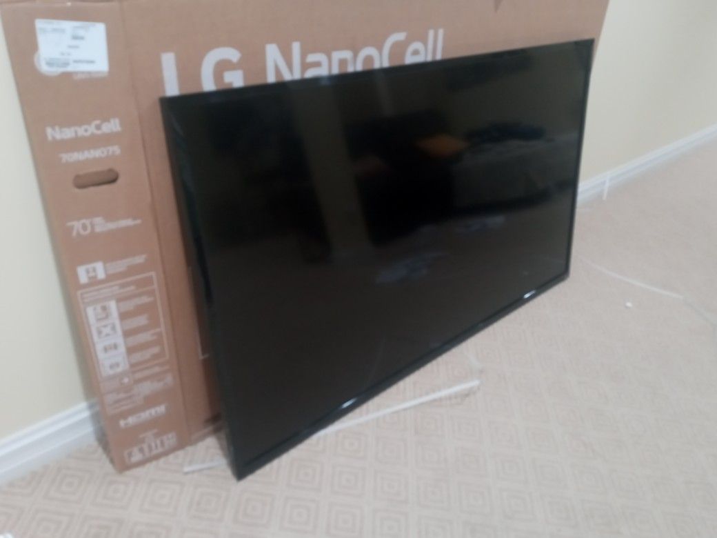 70 Inch Vizio 1080p HD TV Get Free Delivery Today For Sale In Beach