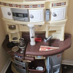 Play Kitchen Set