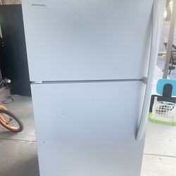 Little Frigidaire Refrigerator 