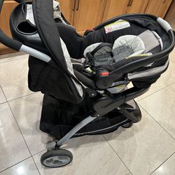 Graco stroller with carseat and Base
