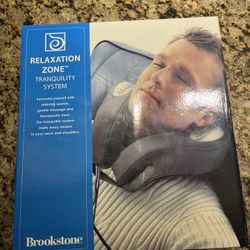 Brookstone neck massage with heat and sound # 359927 With Controller