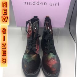 Madden Trendy Flower Design Women’s Size 8 zipper boots