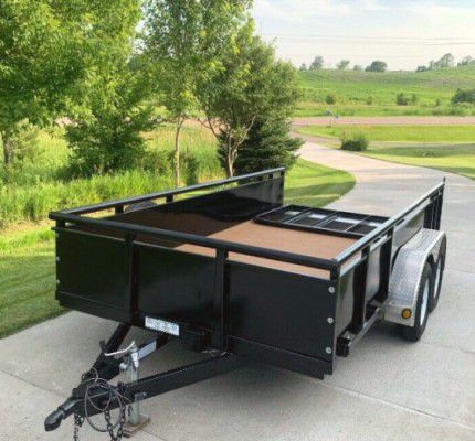 An awesome trailer for sale. It costs $ 1000