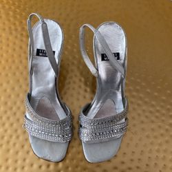 Stuart Weitzman Size 5 Heel