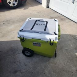 RovR RollR 80-Qt. Wheeled Cooler with Collapsible LandR Bin