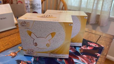 Pokémon TCG 30th Celebration Elite Trainer Box