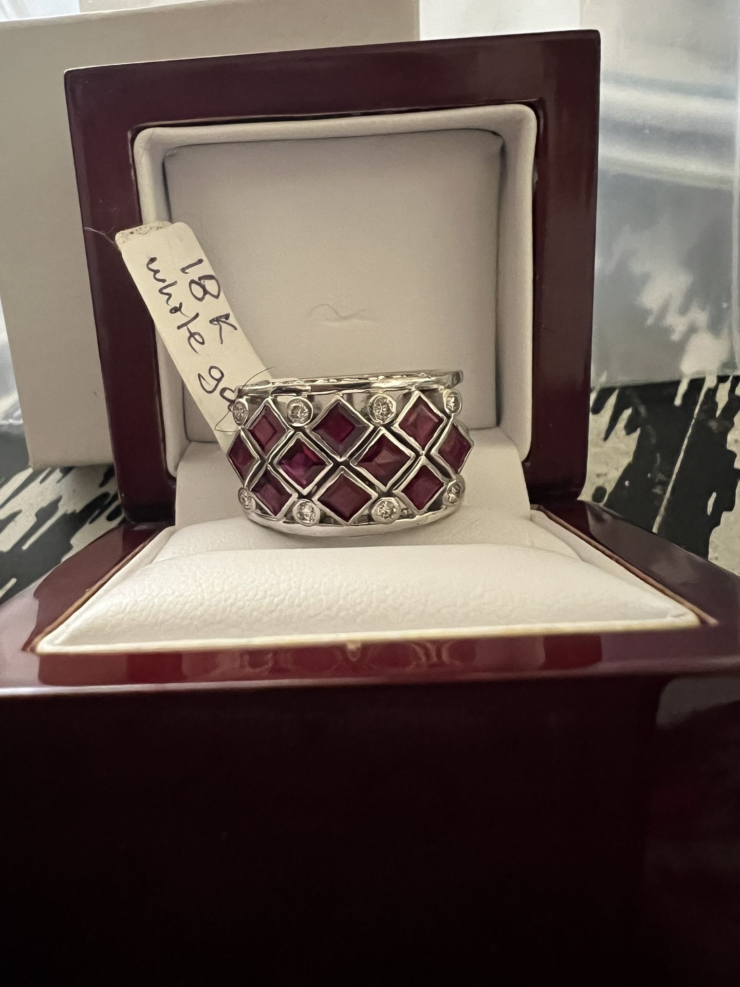Woman  18 K White Gold Ring W/diamonds And Ruby 