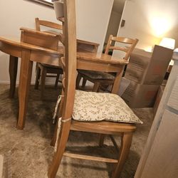 Kitchen Table W/4 Chairs