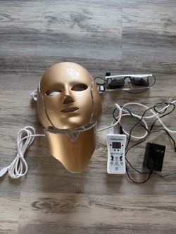 LED face mask