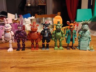 Seven 5 inch FNAF animatronic figures - COMES WITH LEFTY + HIS MICROPHONE