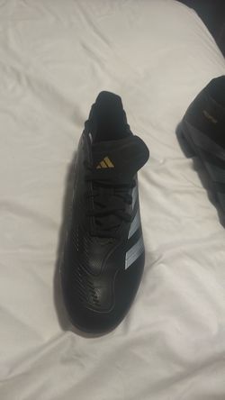 Adidas predator academy size 9.5