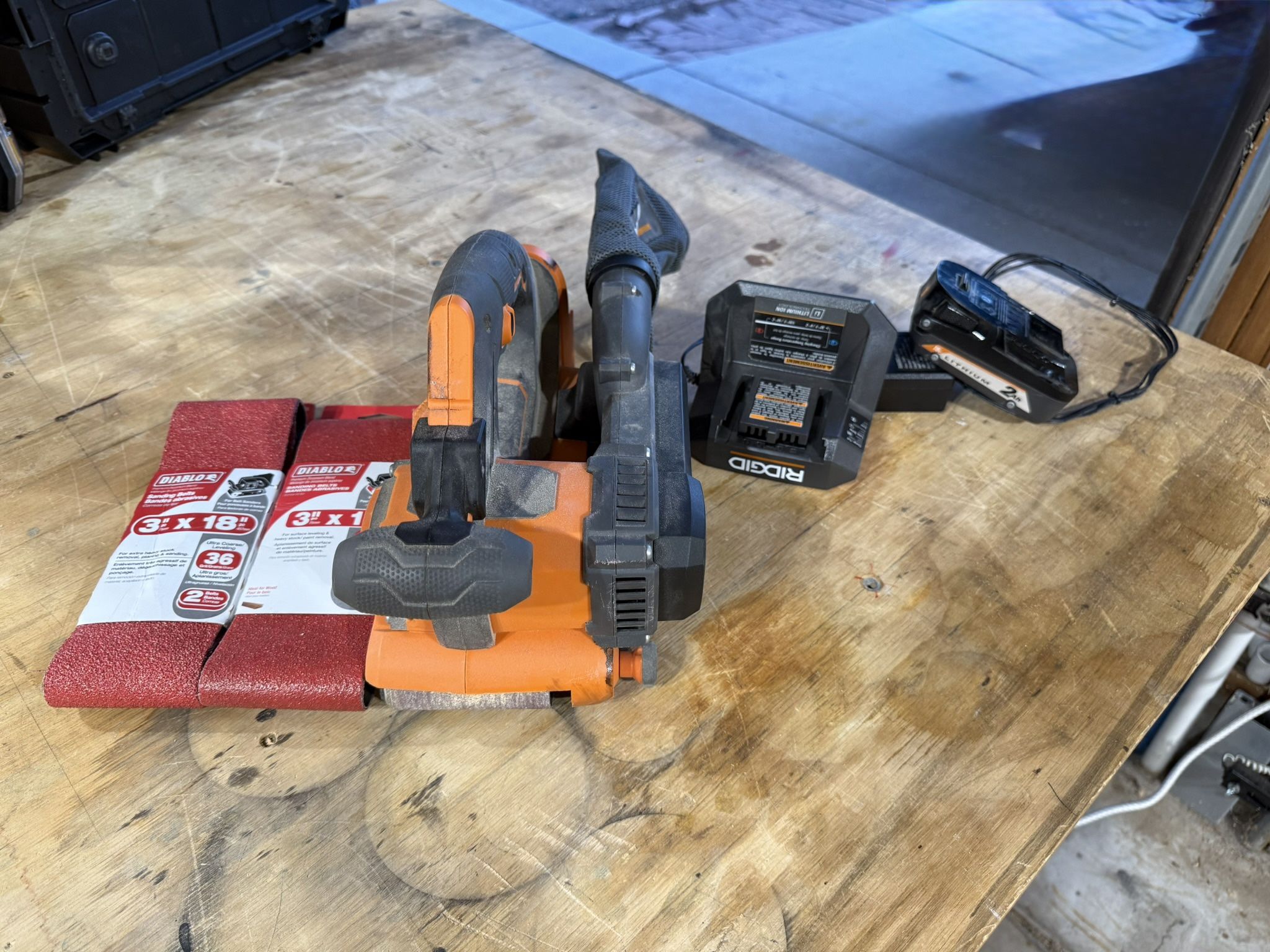 Belt Sander - Ridgid 18V + Battery And Charger