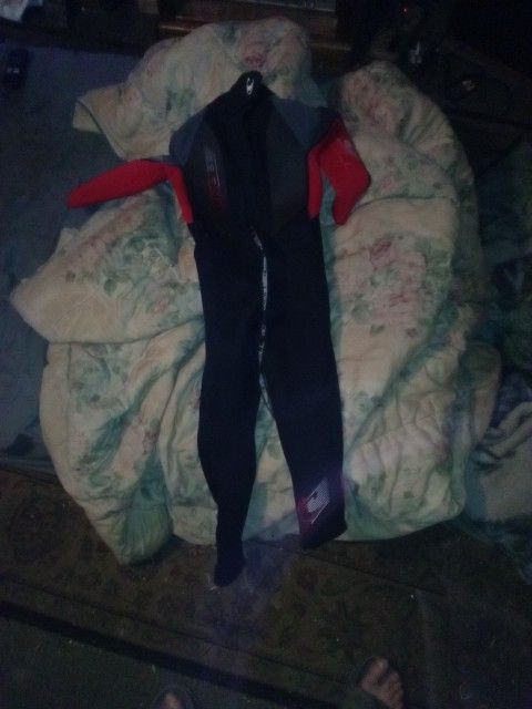 Size 6 Oniel Wetsuit