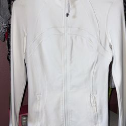 Lululemon define jacket size 4