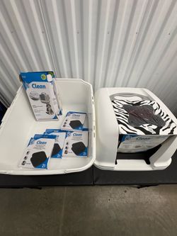 Litter Box w/ Filters & Liners