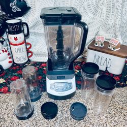 NINJA Professional Blender Large 72oz Pitcher, (3) Blade Sets (4) Nutri Ninja Cups / Lids BL663C0 & Manual