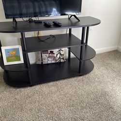 32in Roku TV And Stand