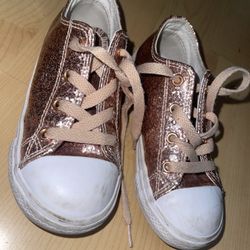 Size 10 Girl Converse