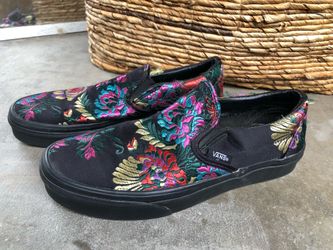 Black Vans Unique Embroidery Women’s 7.5 Men’s 6