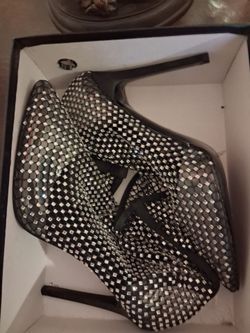 Brand AZALEA WANG WOMEN HELLS BRAND KNEW BOX SIZE 8