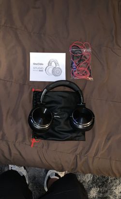 Wired Professional Headphones Studio Pro DJ Headphones With Microphone Over Ear HiFi