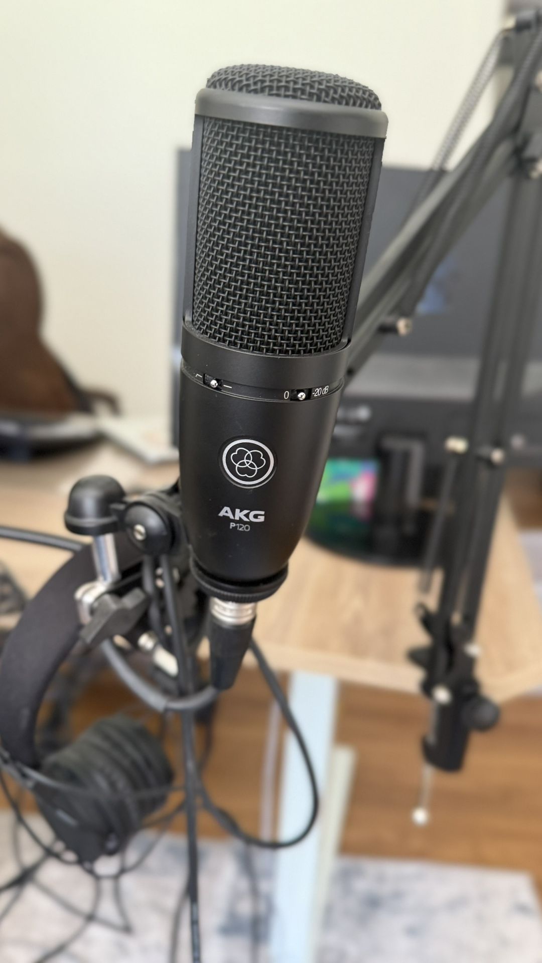 Microphones AKG