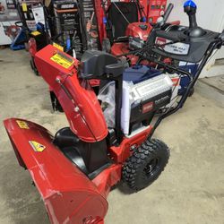 Brand NEW Toro Power Max E26HA Snowblower. 