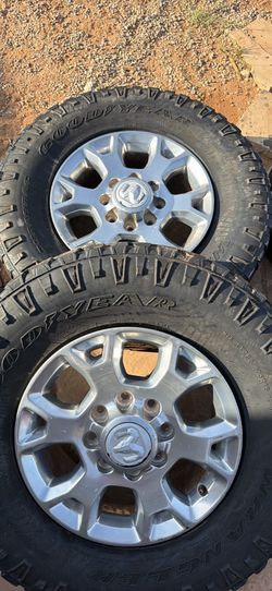 8 lug rims ram 18s