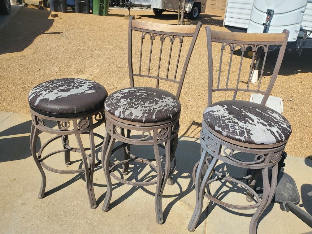 3 Bar Stools