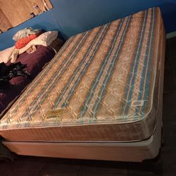 Queen Size Bed Fof Sale Wirh Base