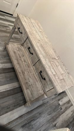 Mesita para sala o comedor/ Small table for the living room or dining room