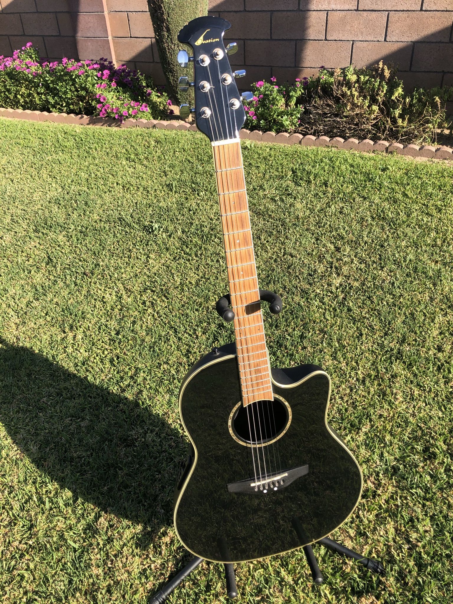 Ovation Acoustic Guitar | Celebrity GC 057