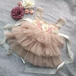 Brand New, Beautiful Tutu Dress with Removable Flower Sash, size 5T 🌸💗