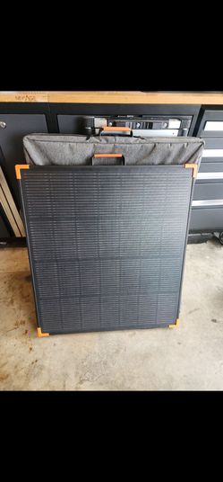 2 Zoupw 180 watt portable solar panels