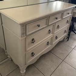 Dresser For Sale 