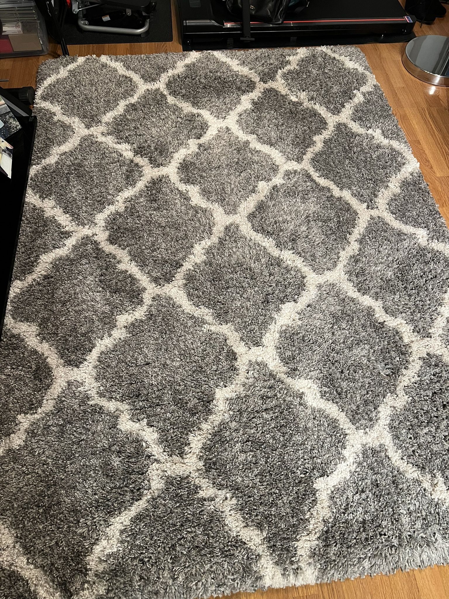 Area Rug Gray And White