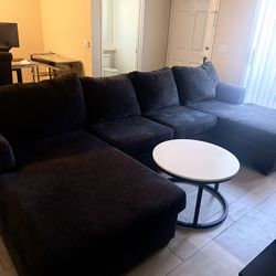 Cozy Sectional Sofa, Well Maintained