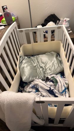 Mini crib