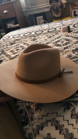 Hats 100% wool