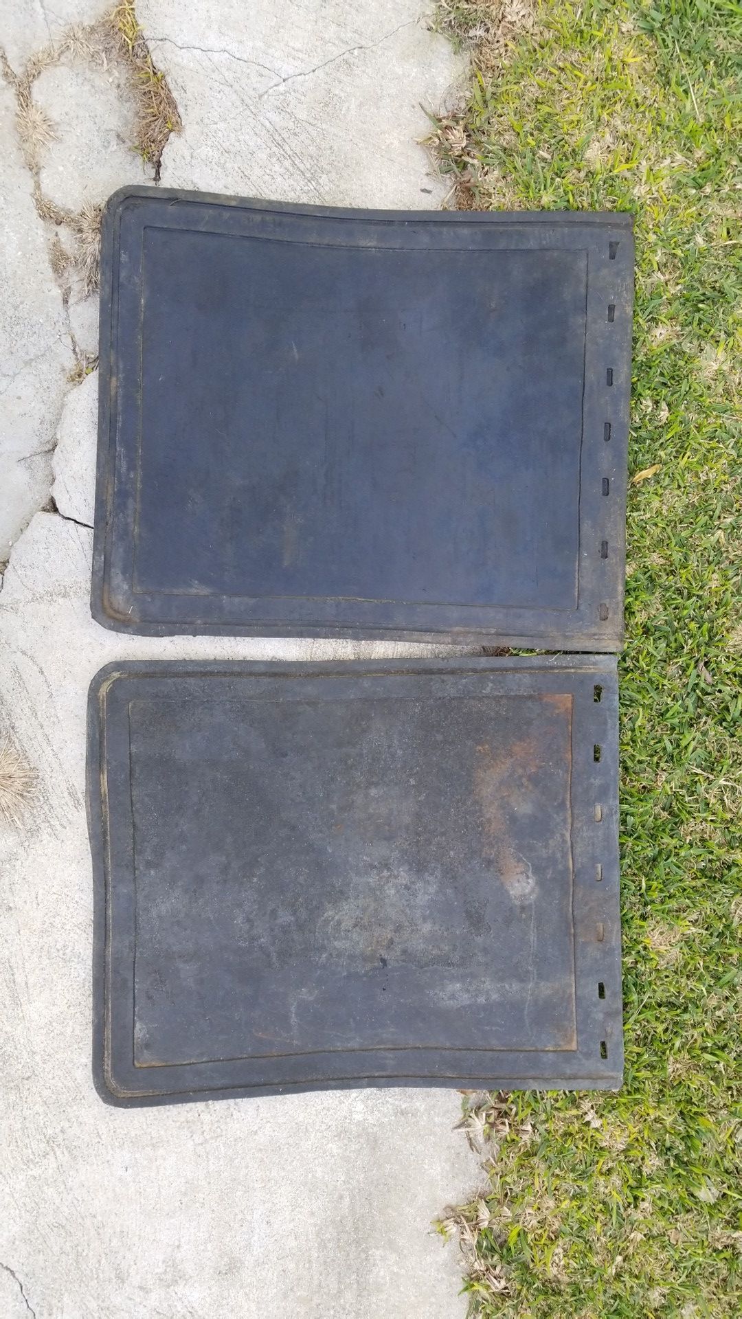 Plastic heavy duty mudflaps