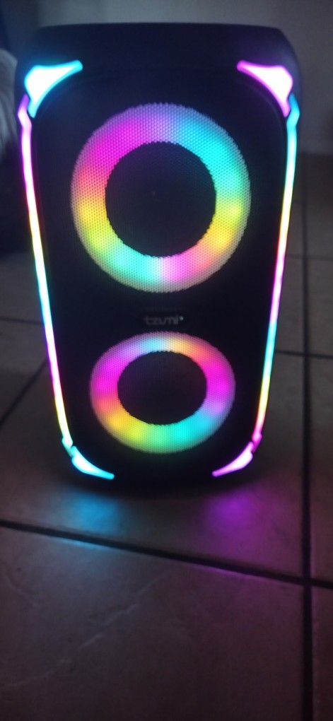 Tzumi SuperBass Shop Speaker