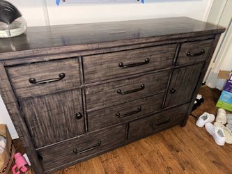 Dresser