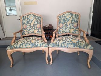 Accent chairs