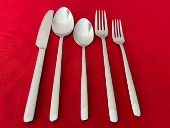 NEW KINGSTONE Silverware Set, 40-Pc Flatware Set for 8, 18/10 Stainless Steel
