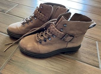 Vince Camuto x Styled Snapshots Lace-Up Boots - Bindelia / Cashmere Leather, size 8